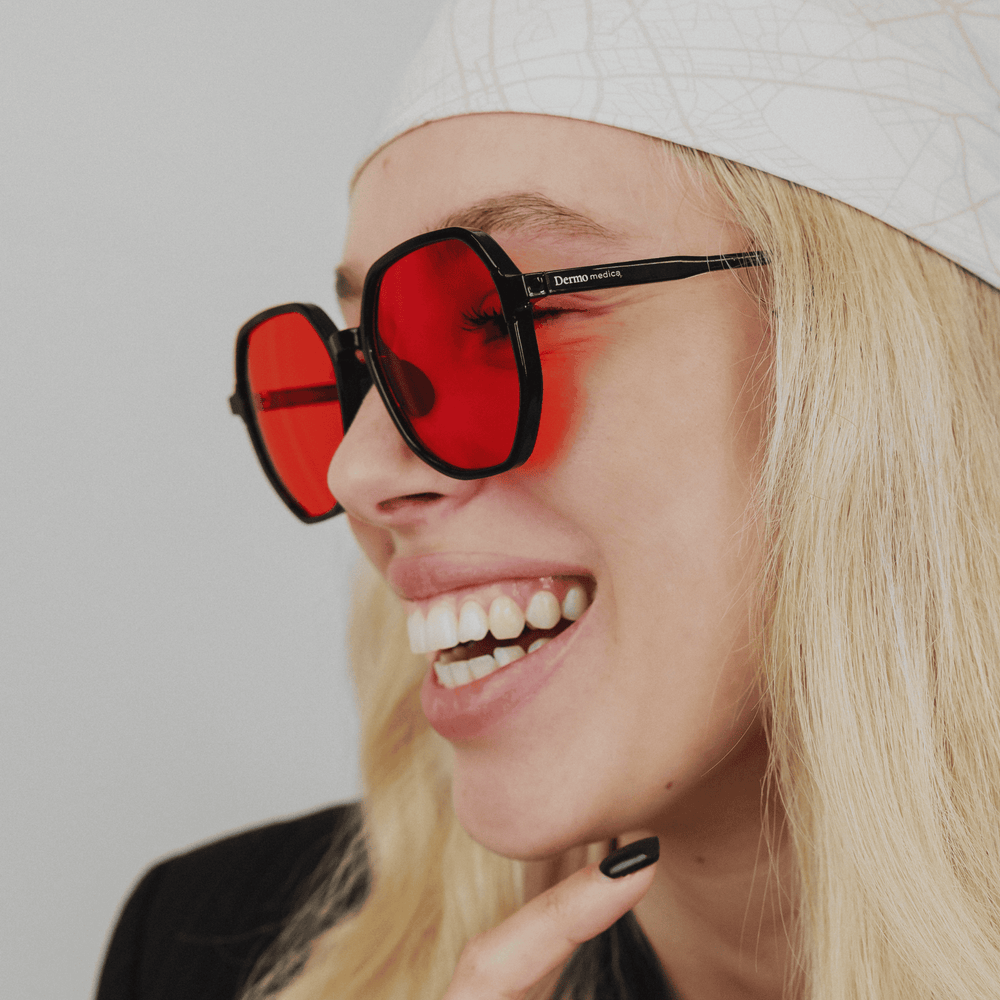 DermoMedica Red Cool — okulary z czerwonymi soczewkami na wieczorne zmęczenie oczu